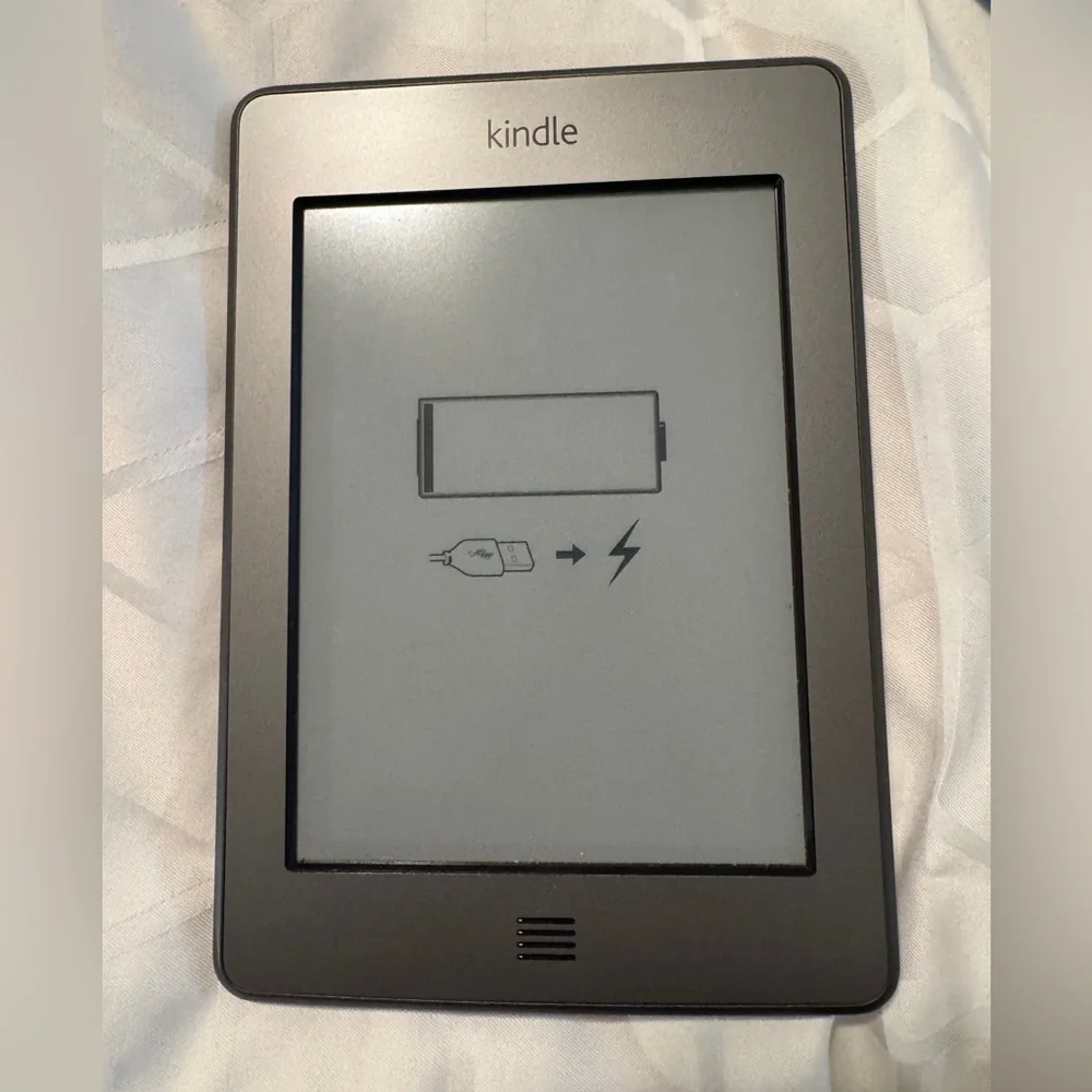 Kindle e reader- no charging cable